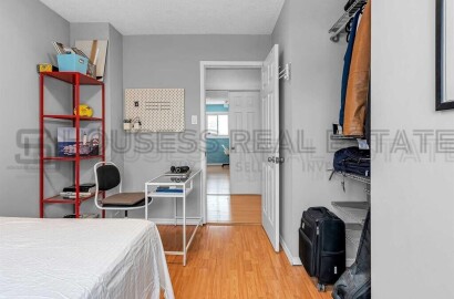 3 Bedroom Freehold Townhome - Downtown Brampton