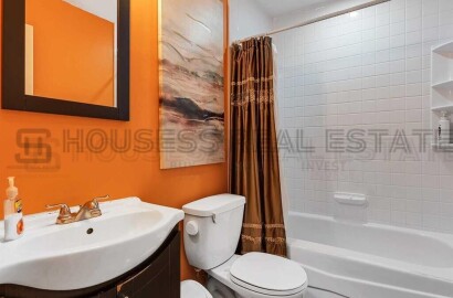 3 Bedroom Freehold Townhome - Downtown Brampton