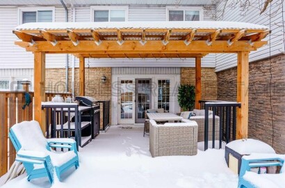3 Bedroom Freehold Townhome - Downtown Brampton