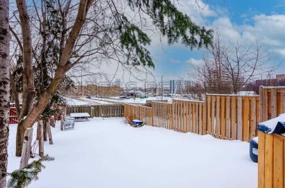 3 Bedroom Freehold Townhome - Downtown Brampton