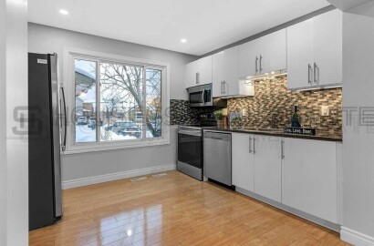 3 Bedroom Freehold Townhome - Downtown Brampton