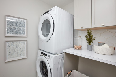 Laned Detach Home - SW Calgary Laned Detach Home - SW Calgary