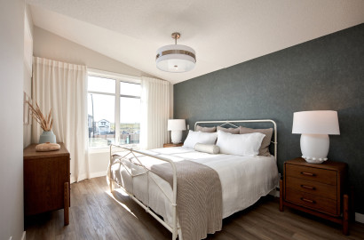 Laned Detach Home - SW Calgary Laned Detach Home - SW Calgary
